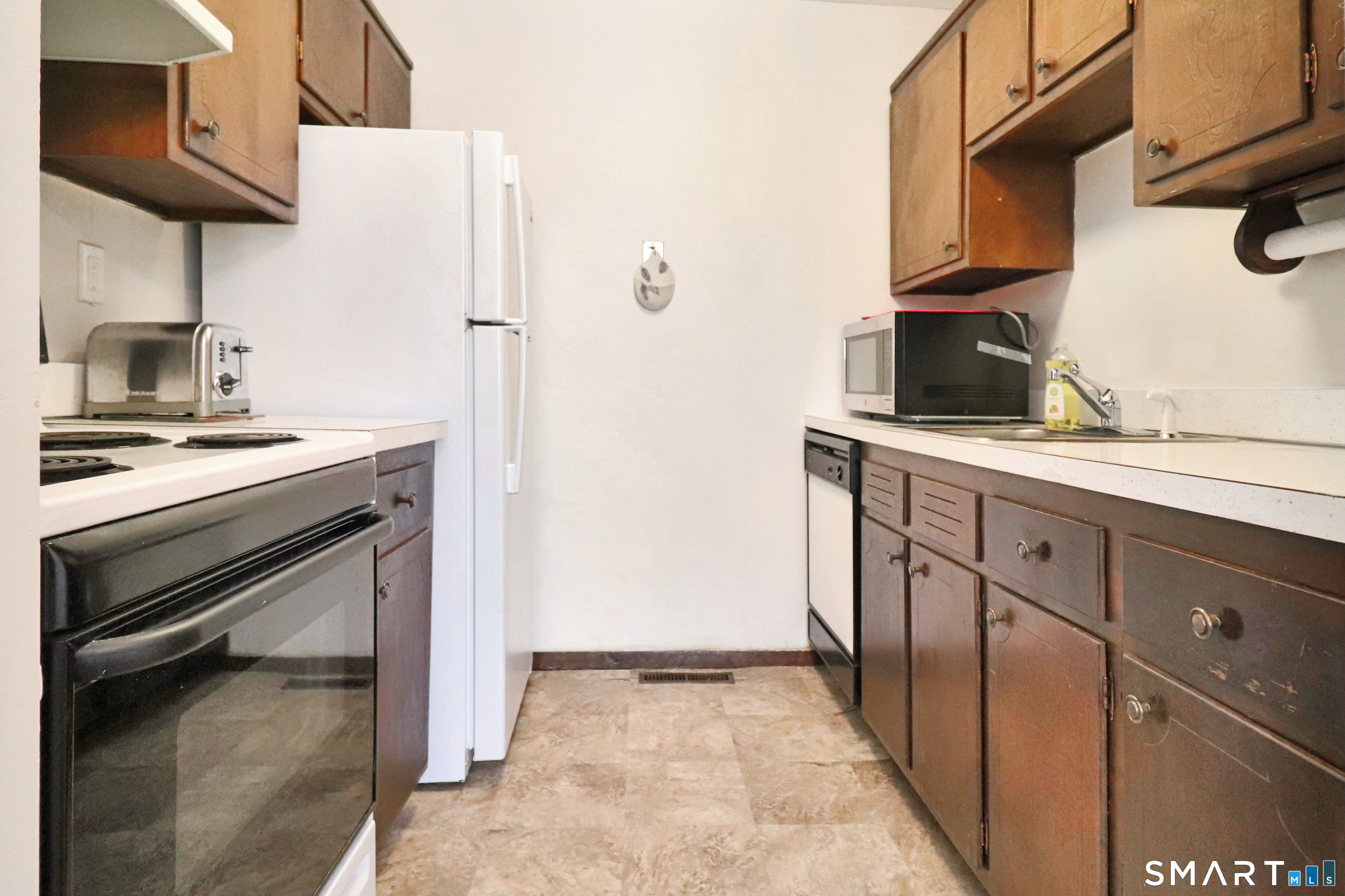 98 Webster Court Newington CT 06111