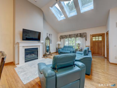 201 Strawberry Lane South Windsor CT 06074