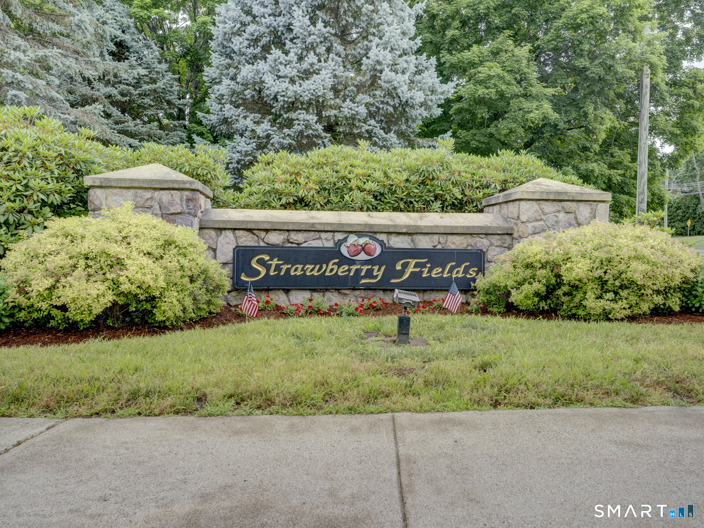 201 Strawberry Lane South Windsor CT 06074
