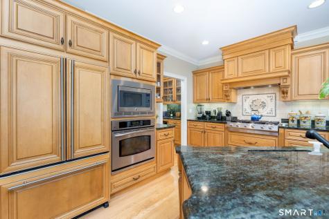 14 Billingsgate Drive Simsbury CT 06070
