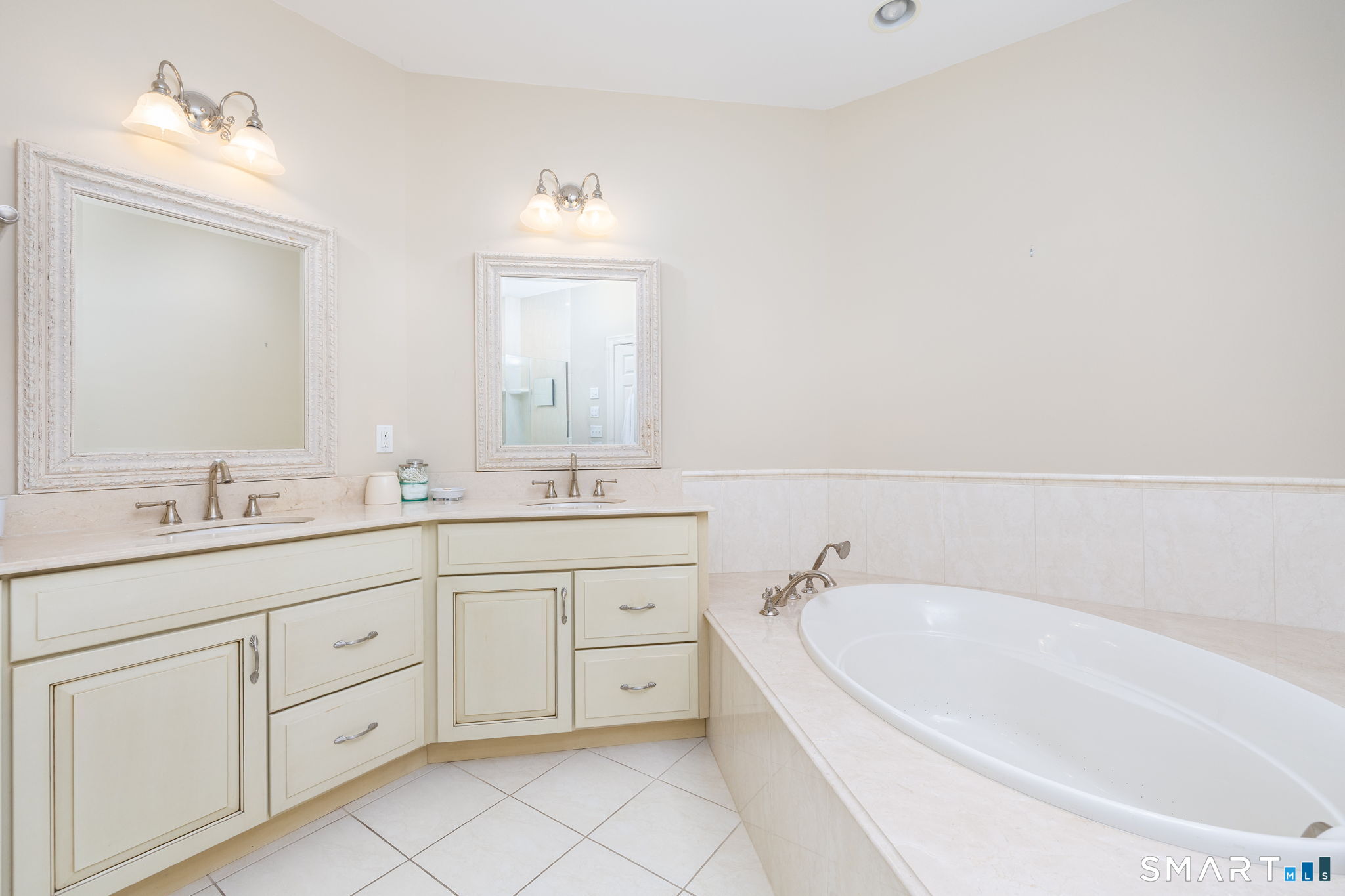 14 Billingsgate Drive Simsbury CT 06070