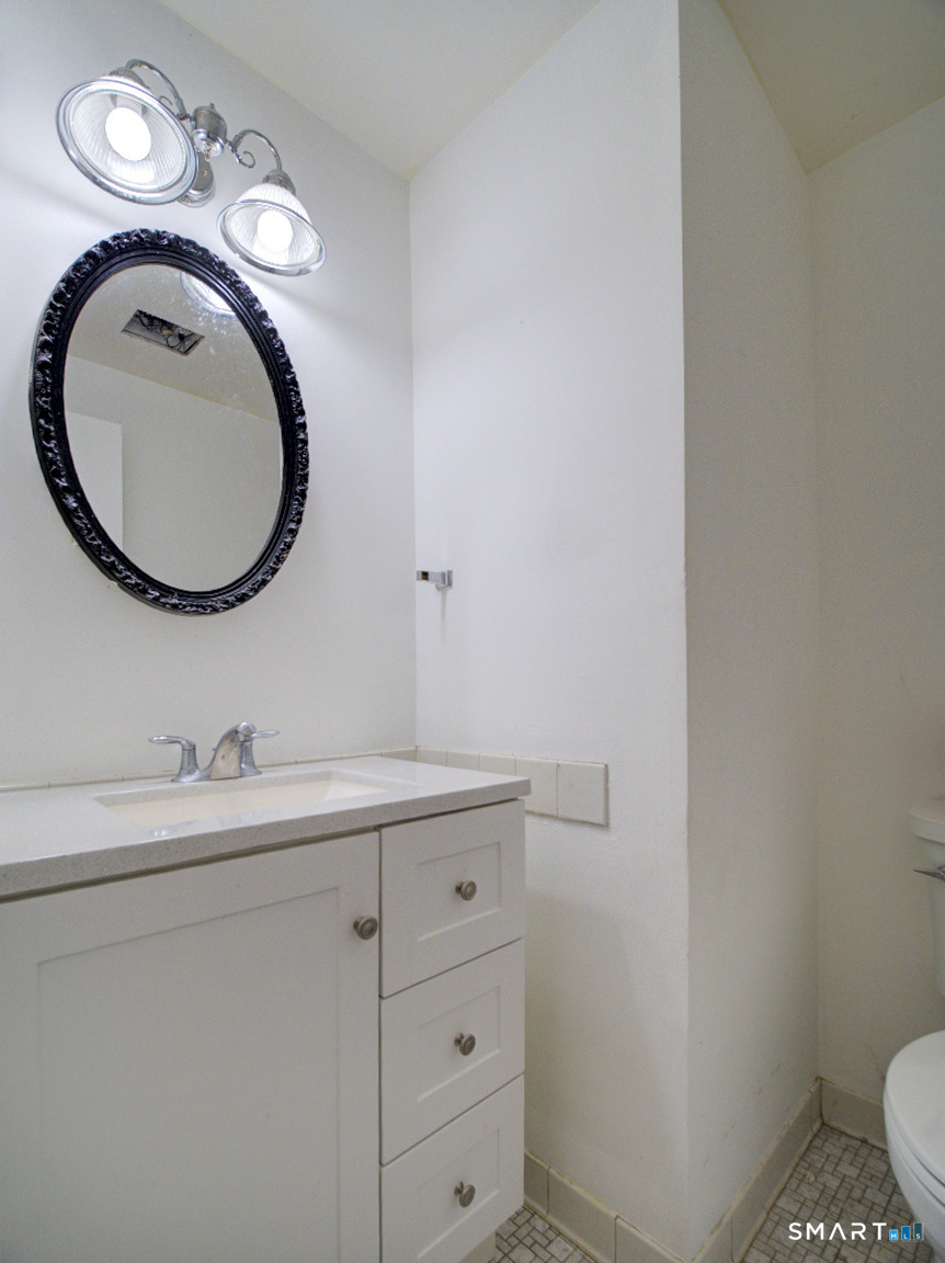 2 Meeting House Road Stratford CT 06614
