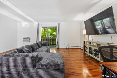 7 Sutton Place Bloomfield CT 06002