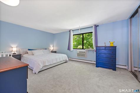 7 Sutton Place Bloomfield CT 06002