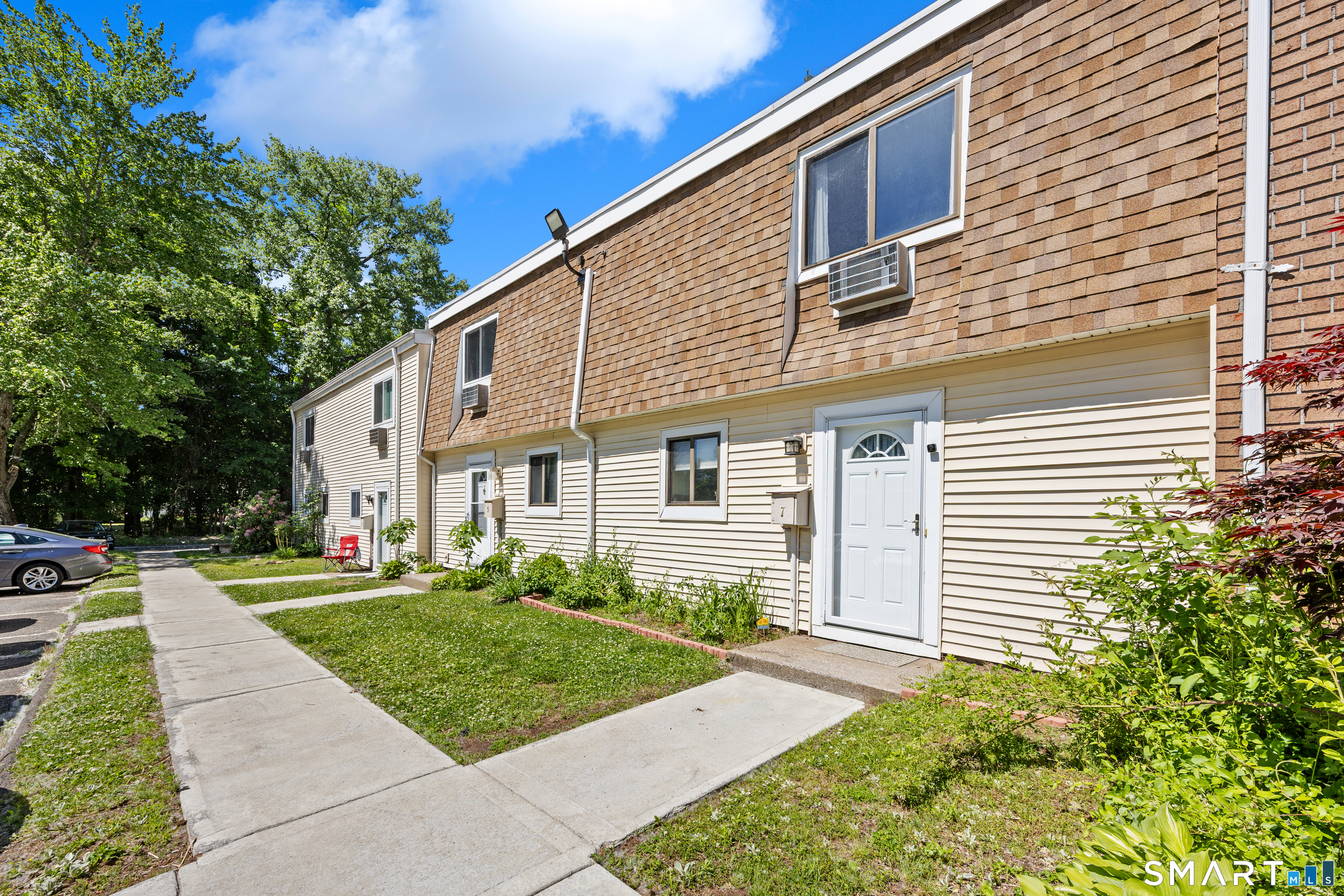 7 Sutton Place Bloomfield CT 06002