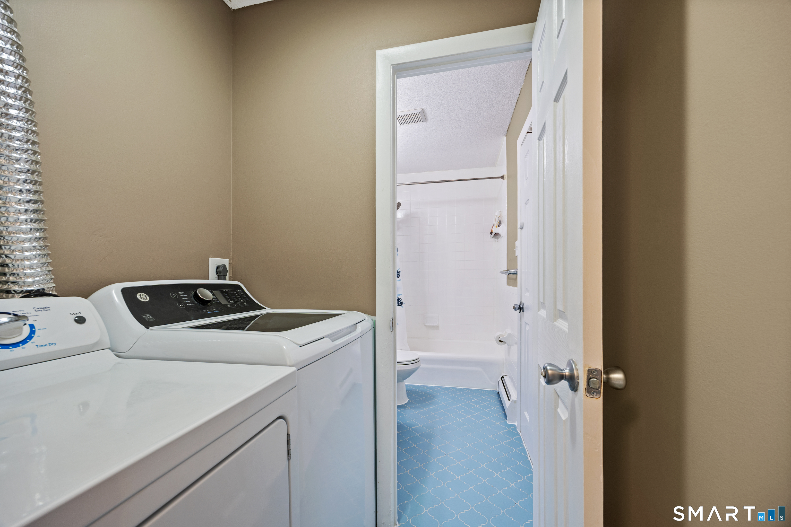 7 Sutton Place Bloomfield CT 06002