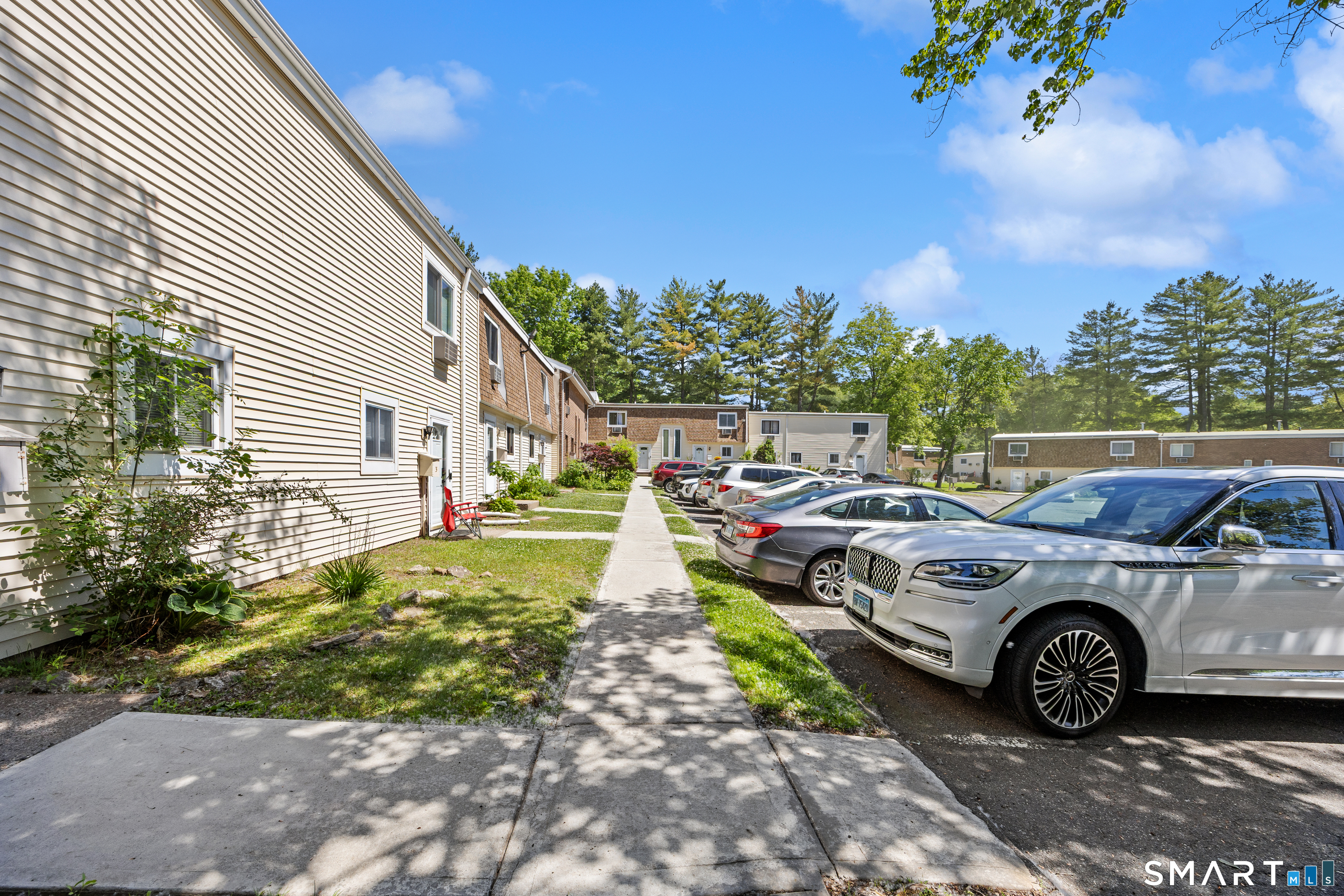 7 Sutton Place Bloomfield CT 06002