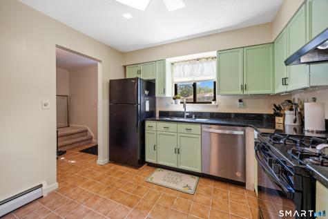 7 Sutton Place Bloomfield CT 06002