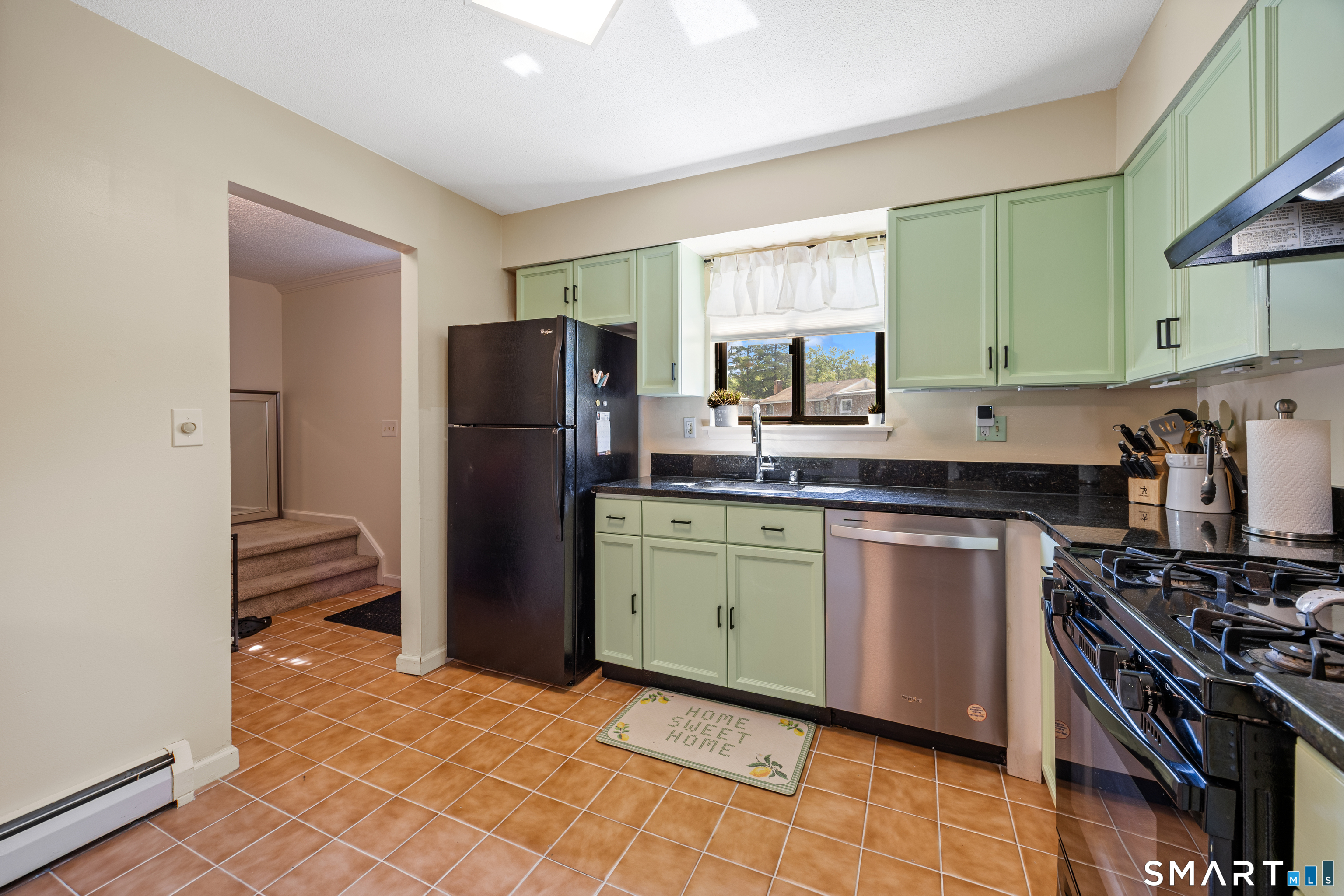 7 Sutton Place Bloomfield CT 06002
