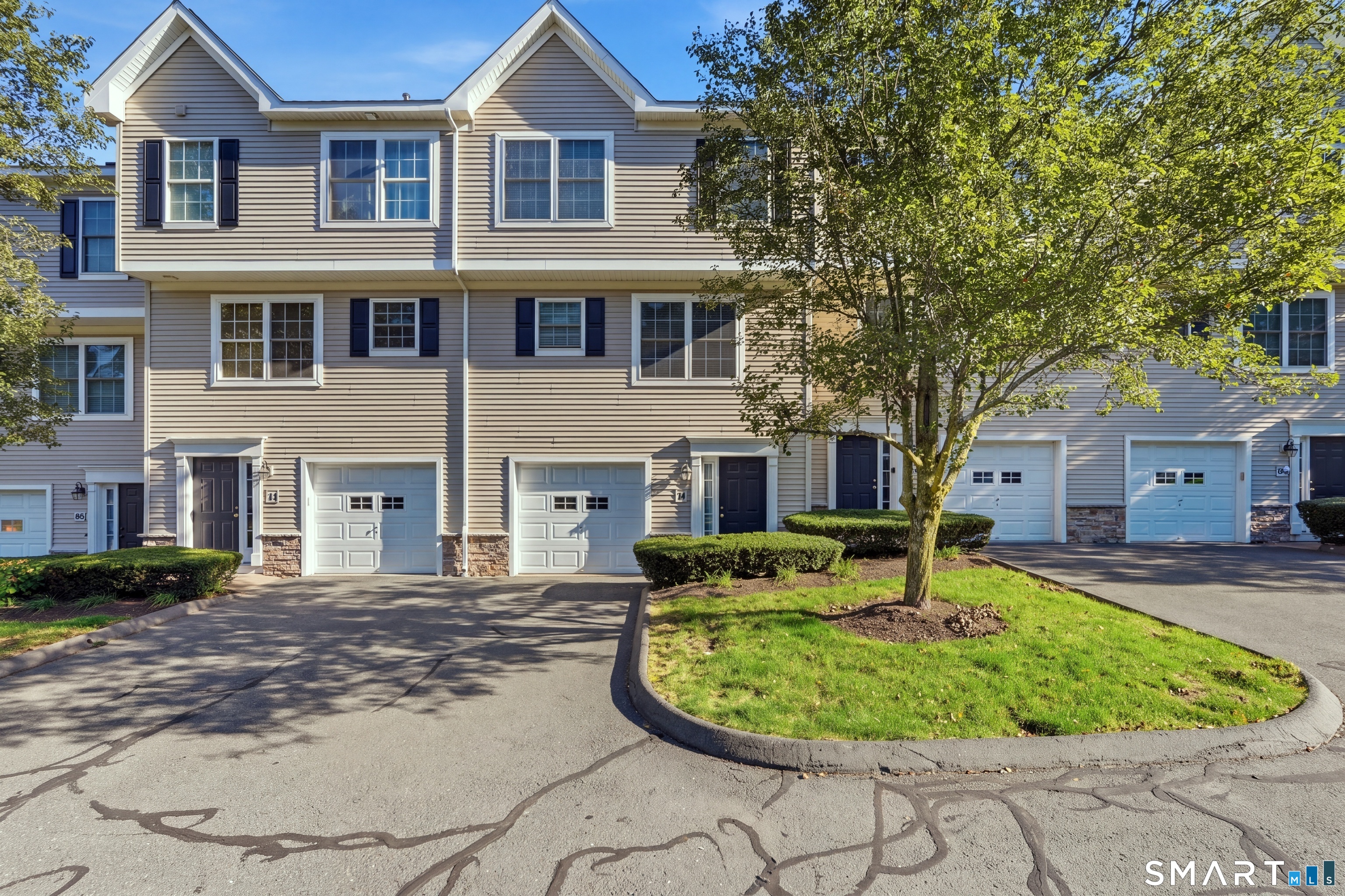 54 Donahue Lane Manchester CT 06042