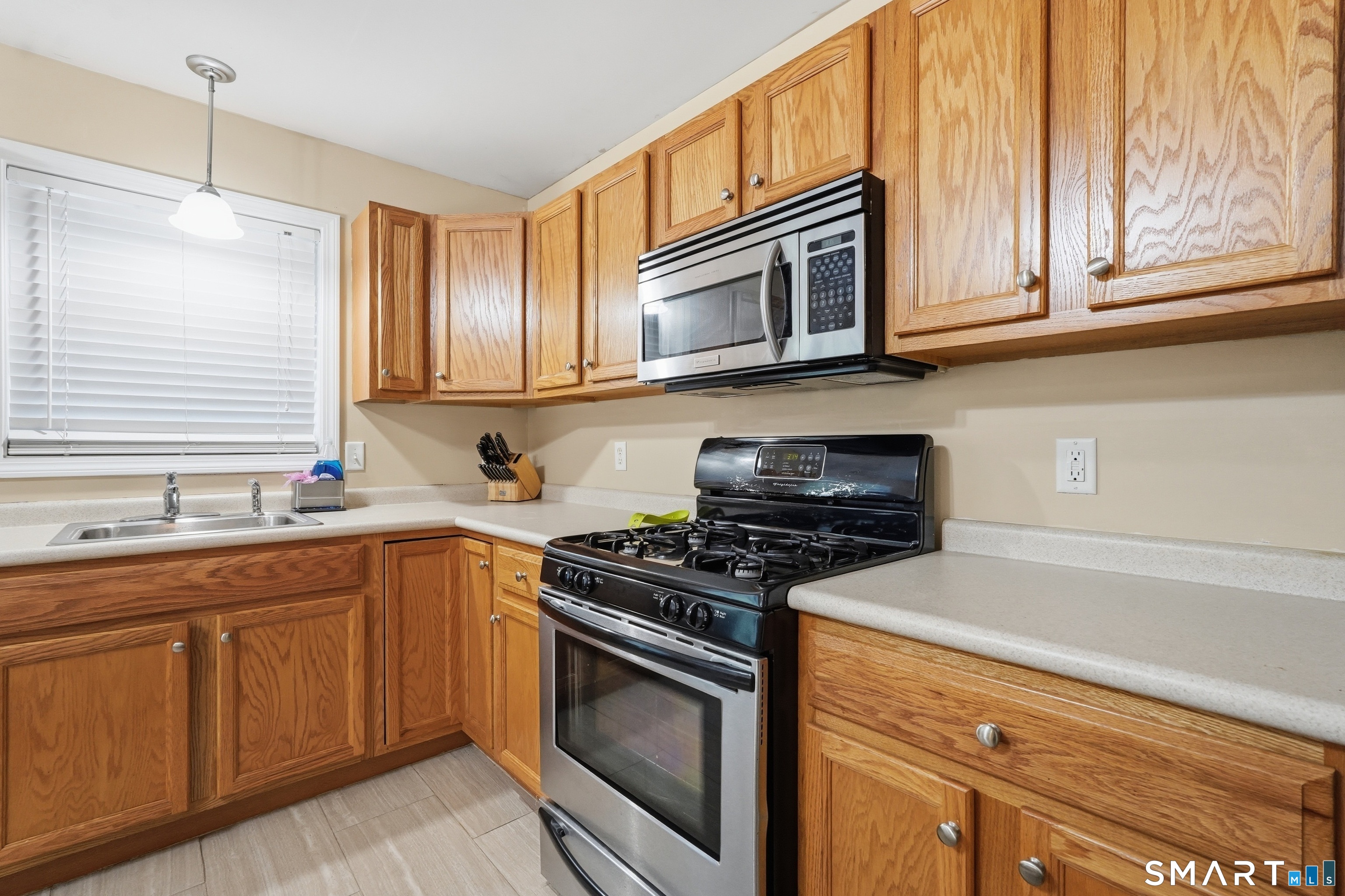 54 Donahue Lane Manchester CT 06042