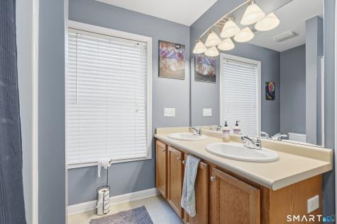 54 Donahue Lane Manchester CT 06042