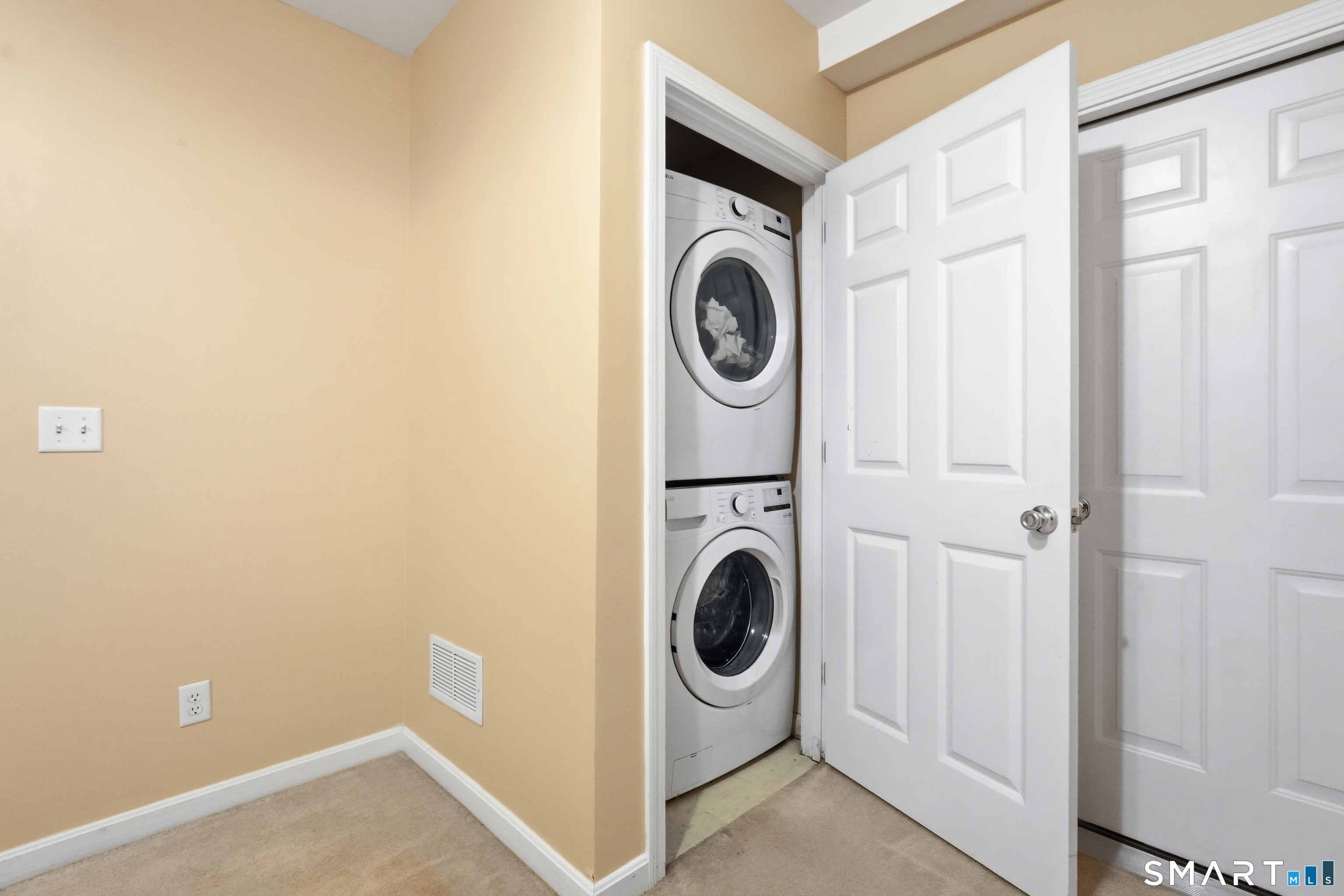 54 Donahue Lane Manchester CT 06042