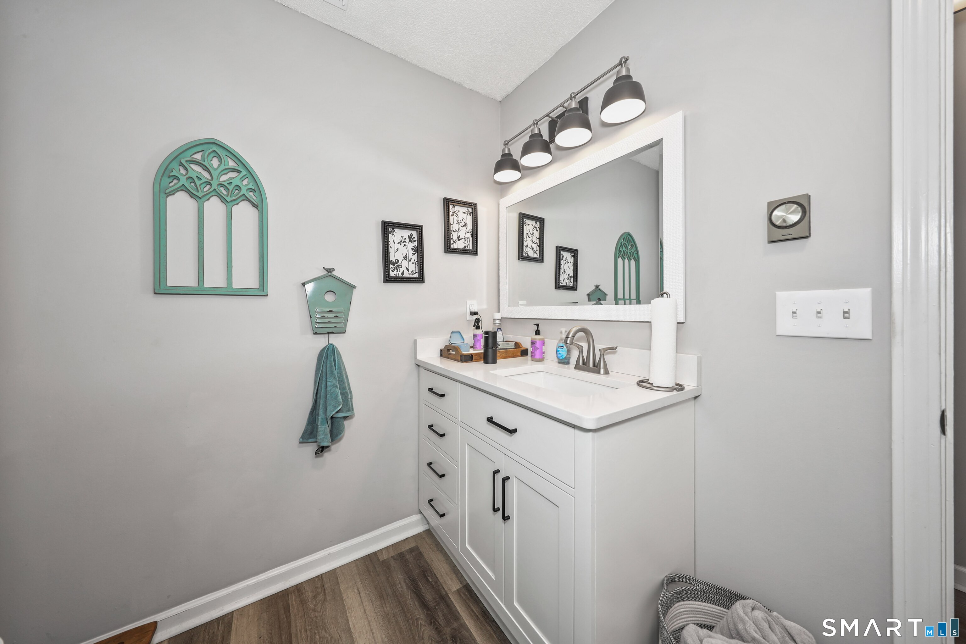 44 Algonquin Way Bristol CT 06010