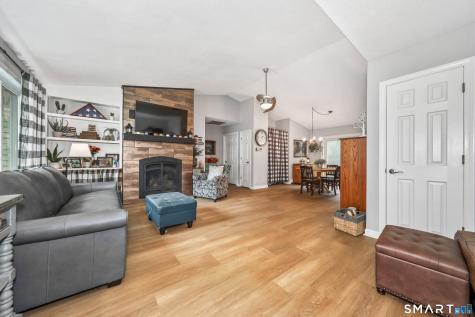 44 Algonquin Way Bristol CT 06010