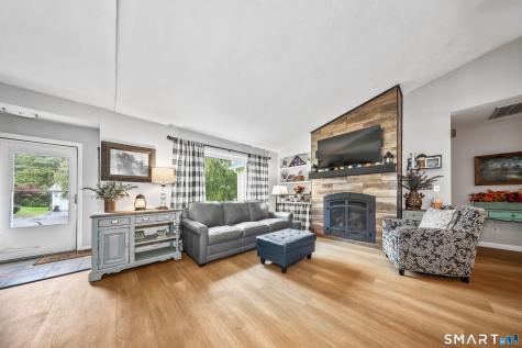 44 Algonquin Way Bristol CT 06010