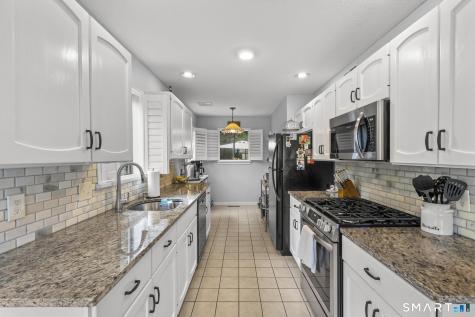 264 Sunwood Drive Shelton CT 06484