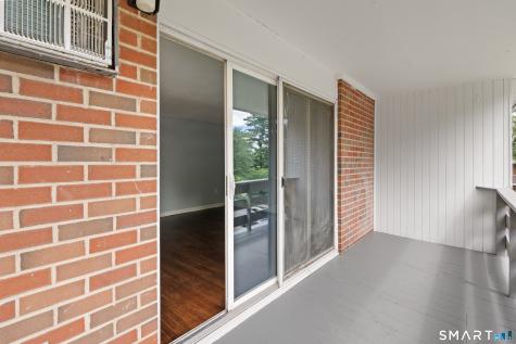 104 Oakwood Avenue West Hartford CT 06119