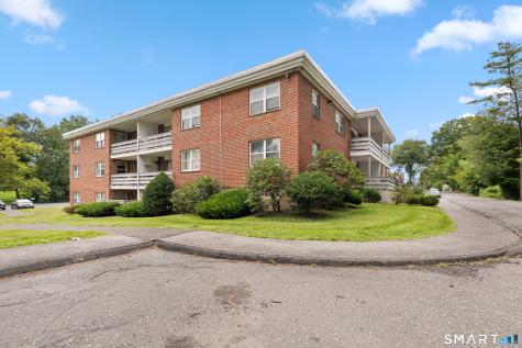 104 Oakwood Avenue West Hartford CT 06119