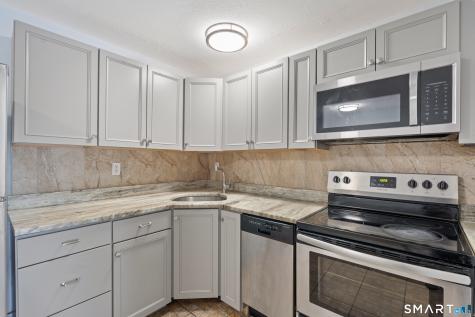 104 Oakwood Avenue West Hartford CT 06119