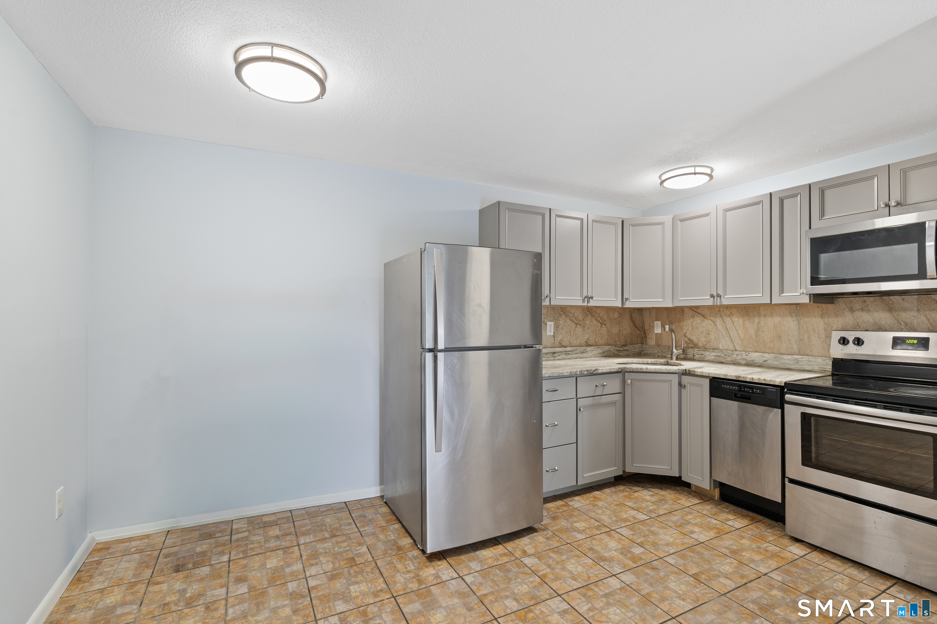 104 Oakwood Avenue West Hartford CT 06119