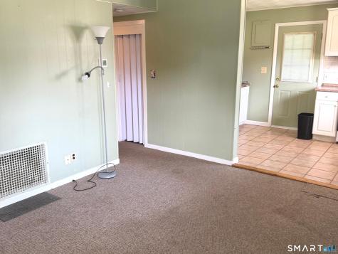 28 Singer Court Stratford CT 06614