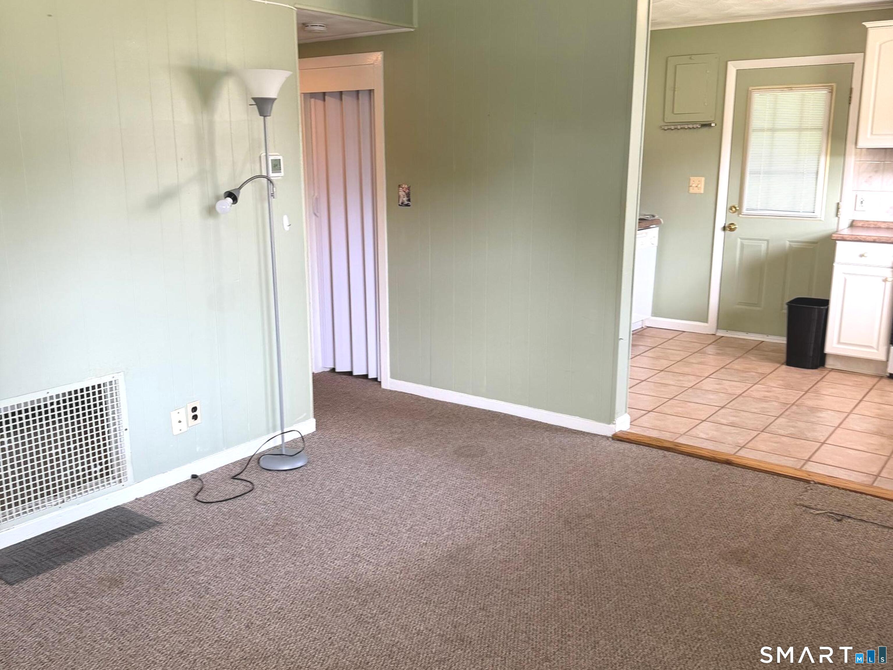 28 Singer Court Stratford CT 06614