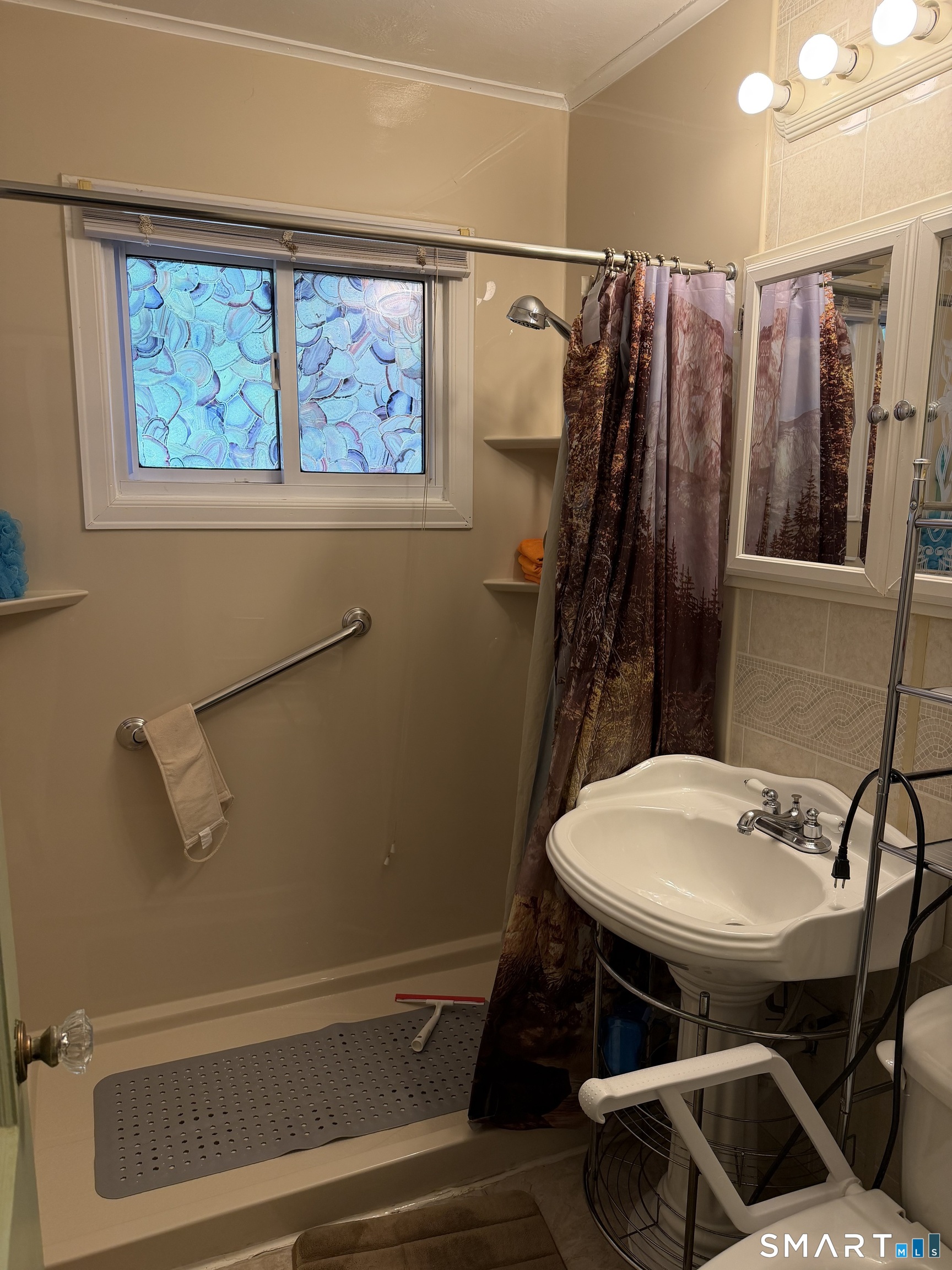 28 Singer Court Stratford CT 06614