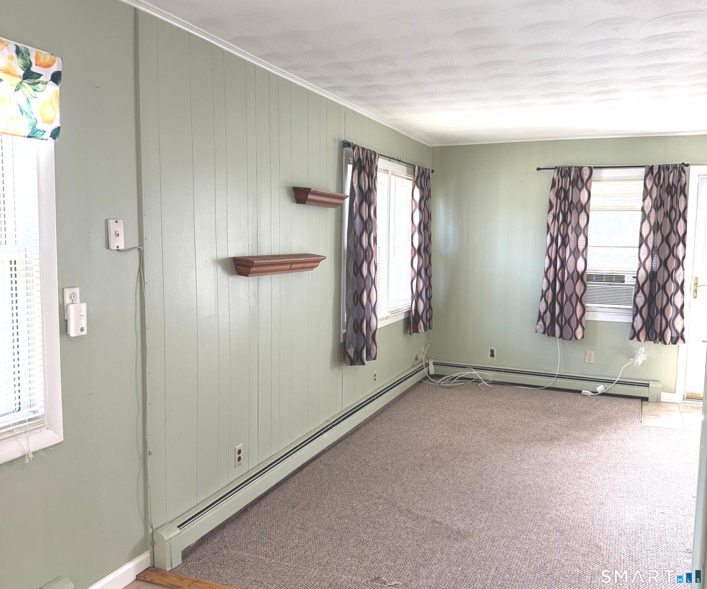 28 Singer Court Stratford CT 06614
