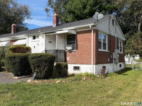 28 Singer Court Stratford CT 06614