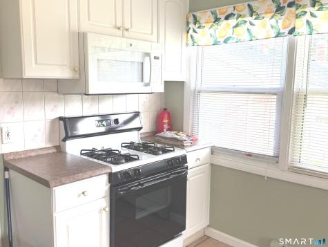 28 Singer Court Stratford CT 06614