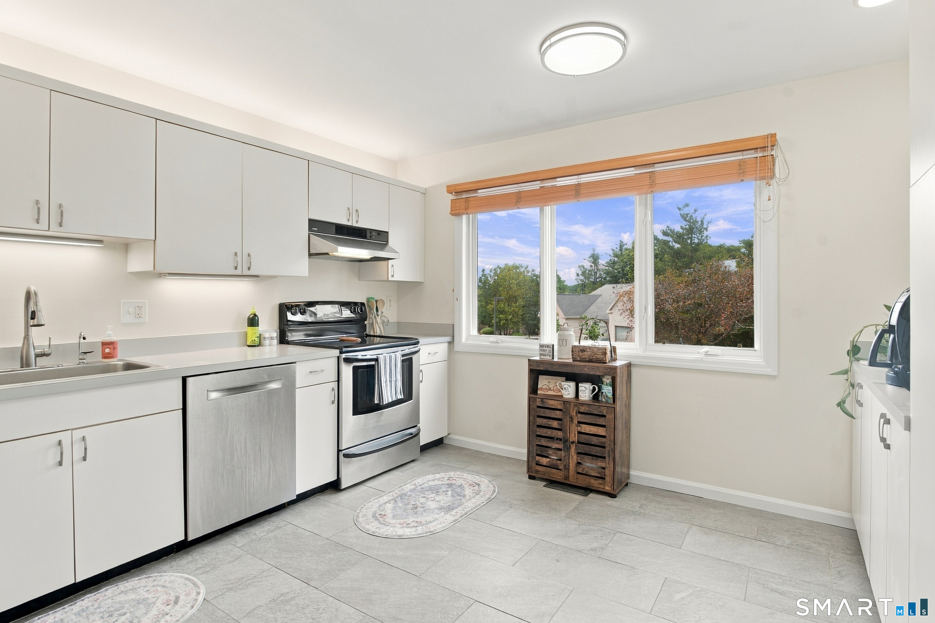 12 Boulevard Drive Danbury CT 06810