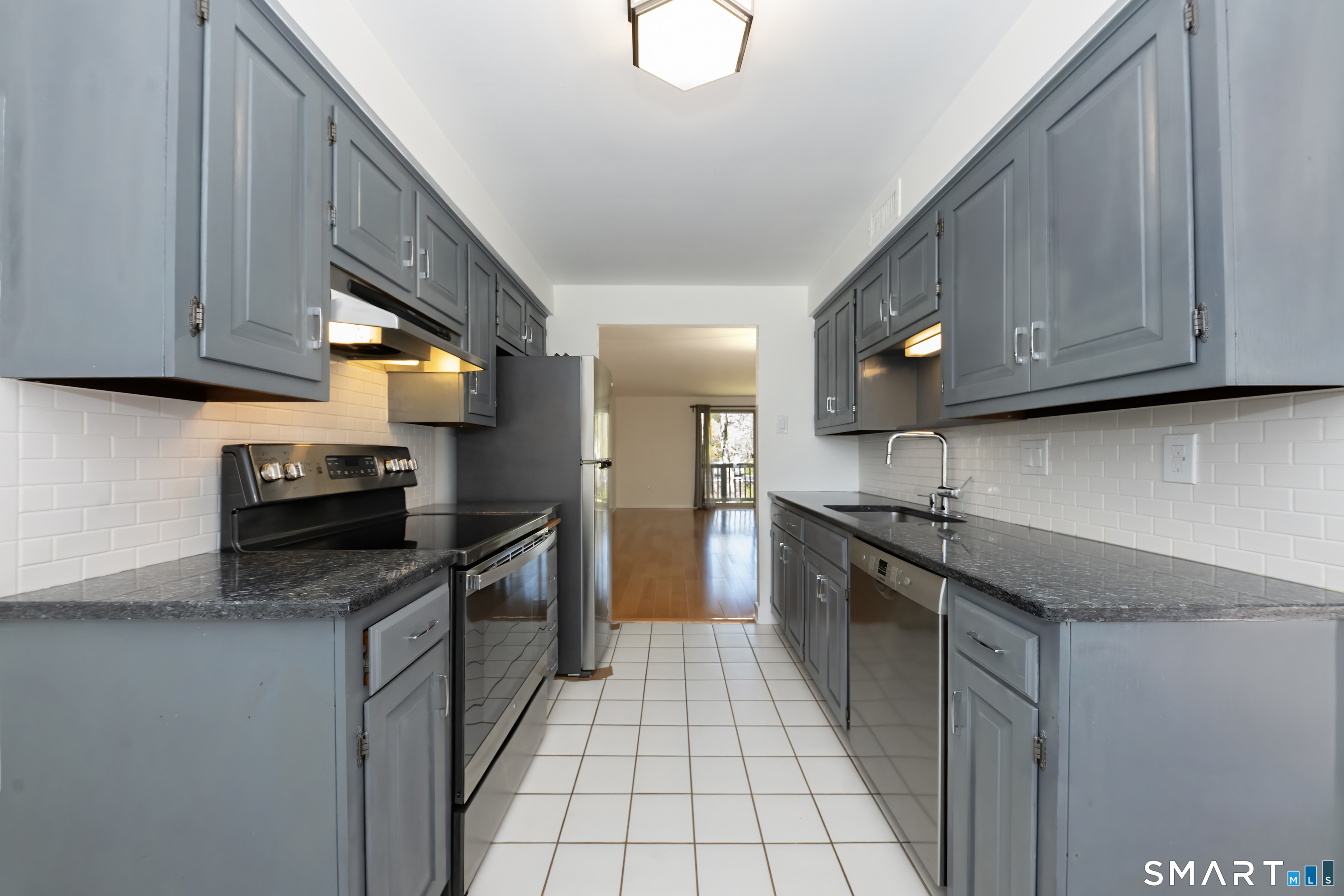 21 Harbour Village Branford CT 06405
