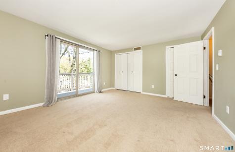21 Harbour Village Branford CT 06405