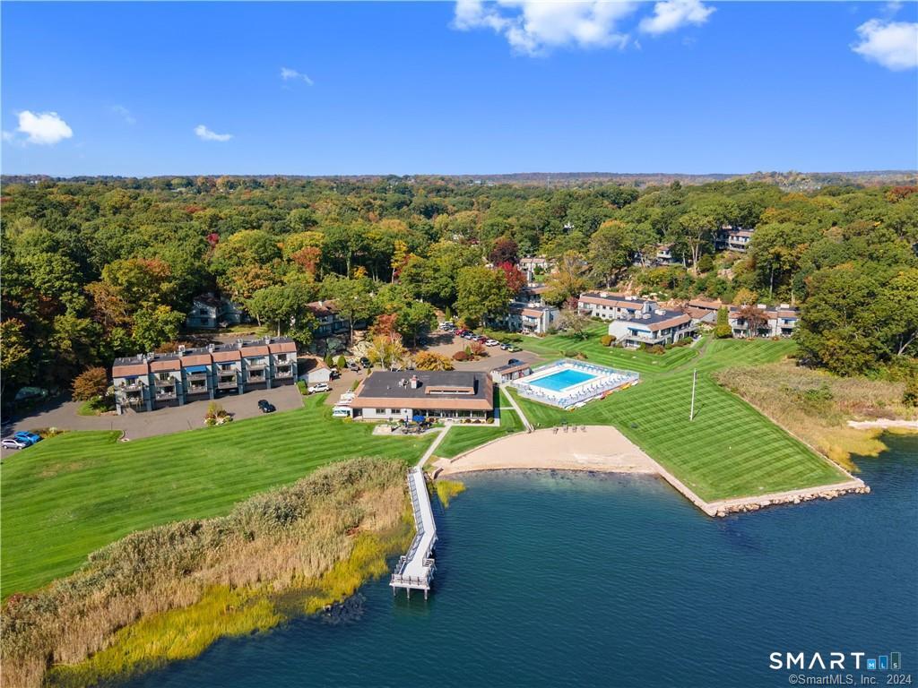 21 Harbour Village Branford CT 06405