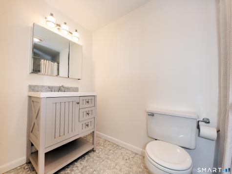 21 Harbour Village Branford CT 06405