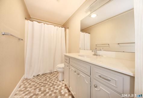 21 Harbour Village Branford CT 06405