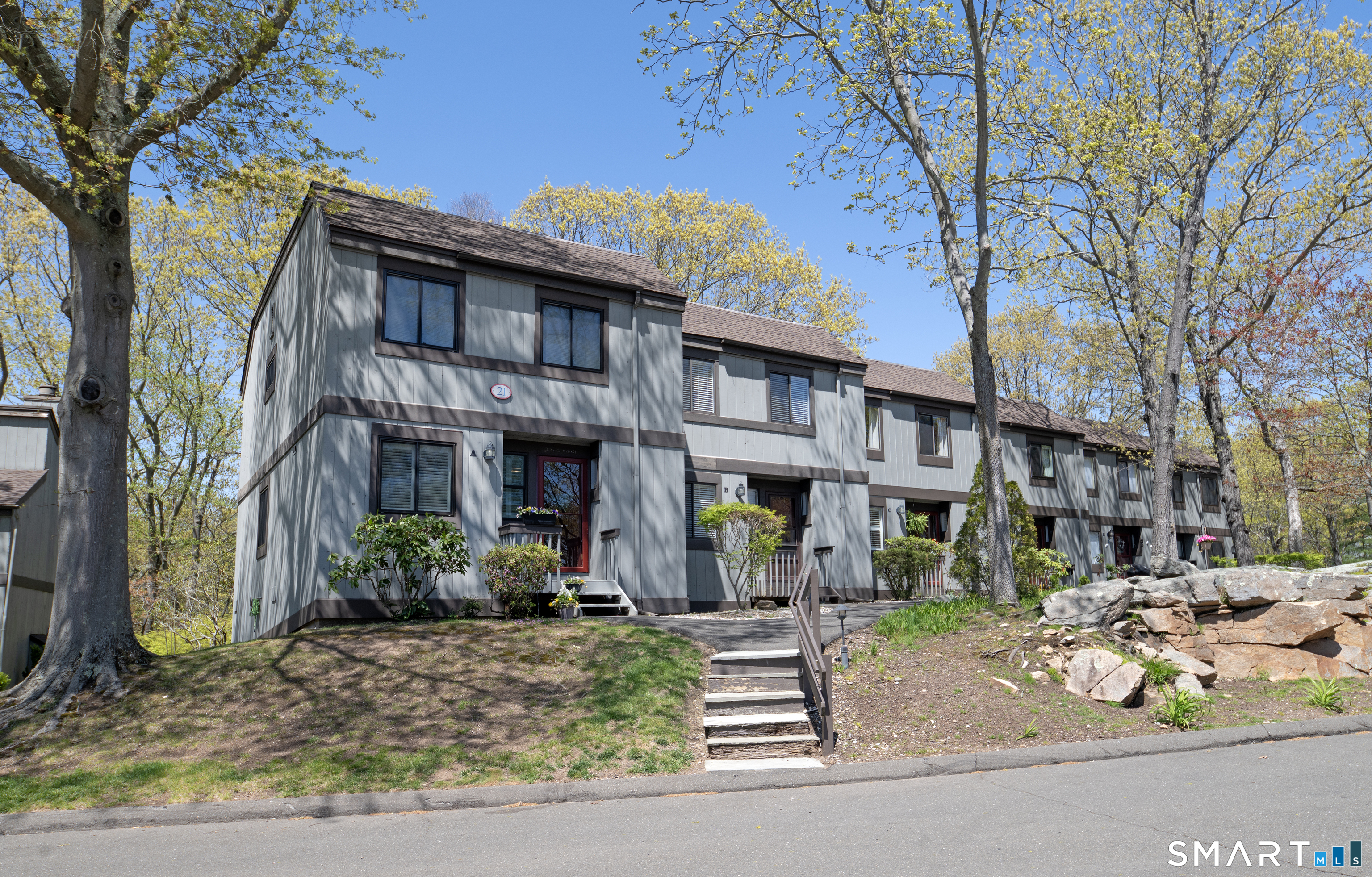21 Harbour Village Branford CT 06405