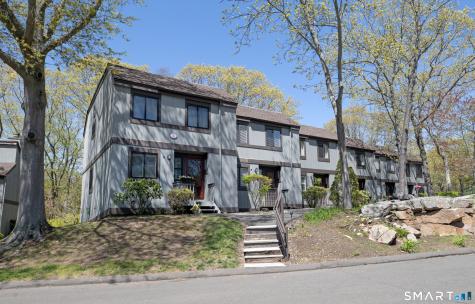 21 Harbour Village Branford CT 06405