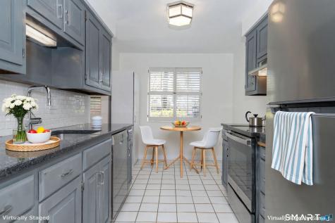 21 Harbour Village Branford CT 06405
