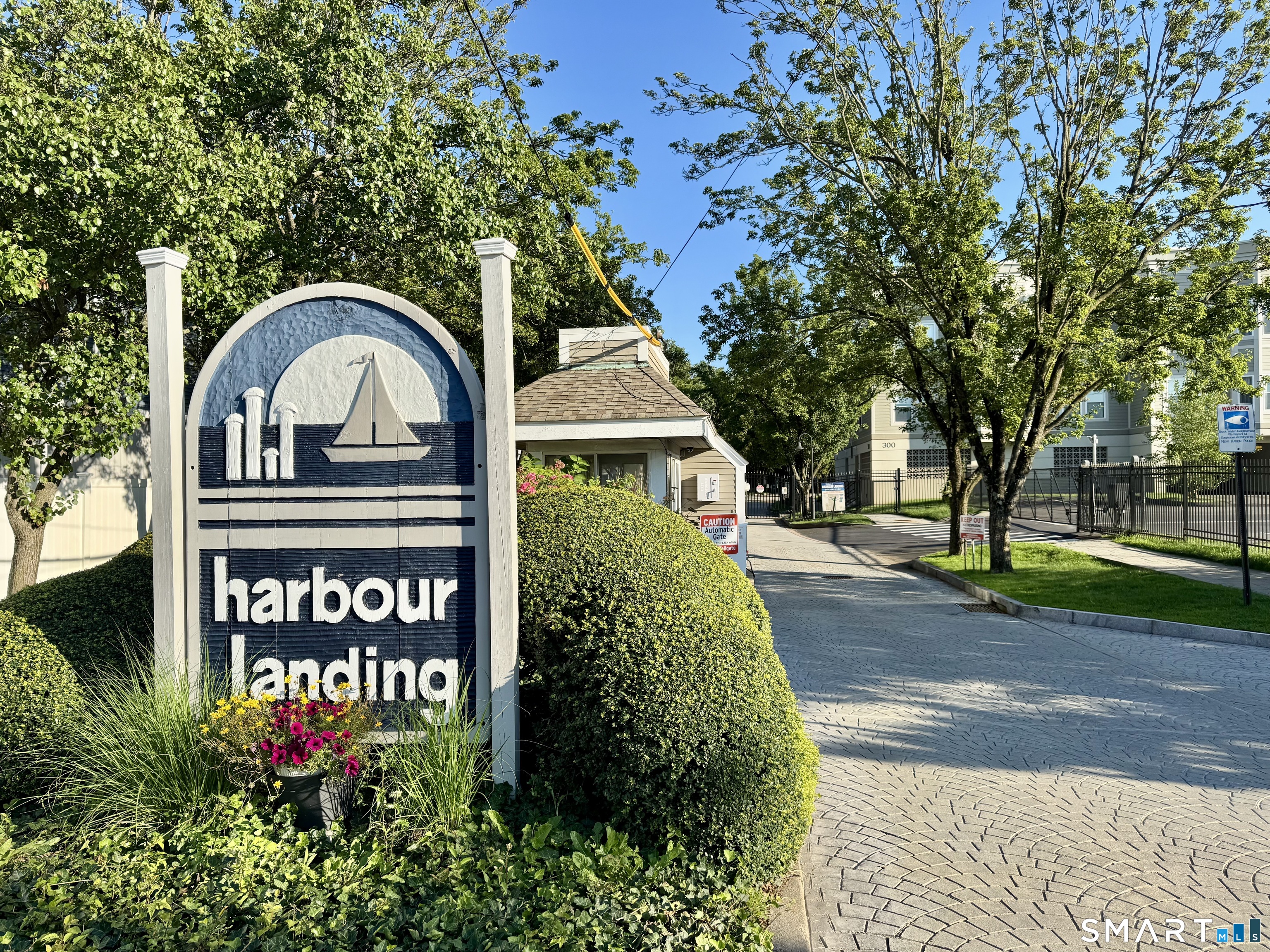 18 Harbour Close New Haven CT 06519