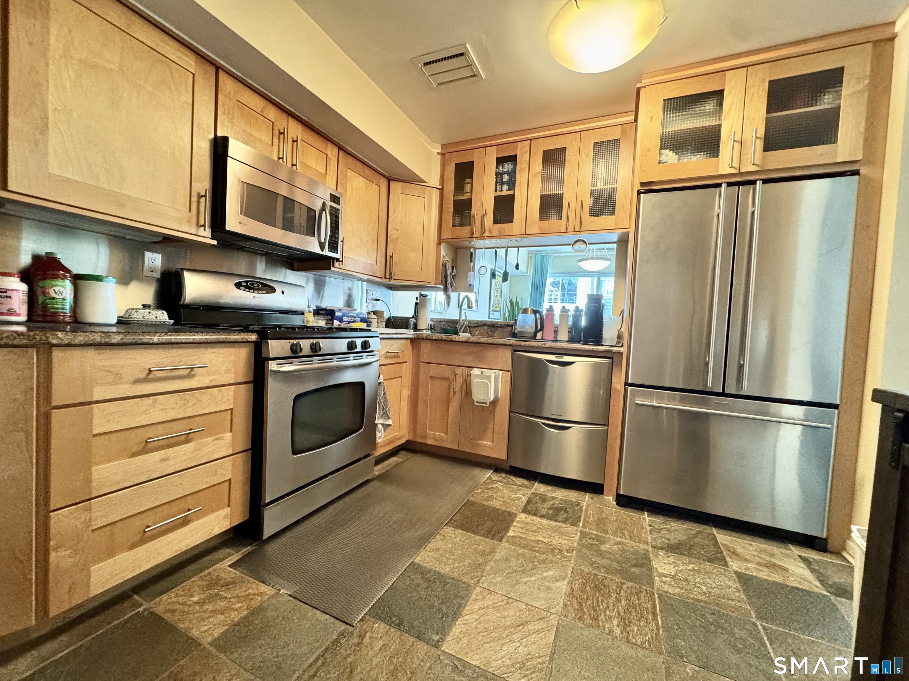 18 Harbour Close New Haven CT 06519