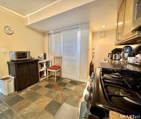 18 Harbour Close New Haven CT 06519