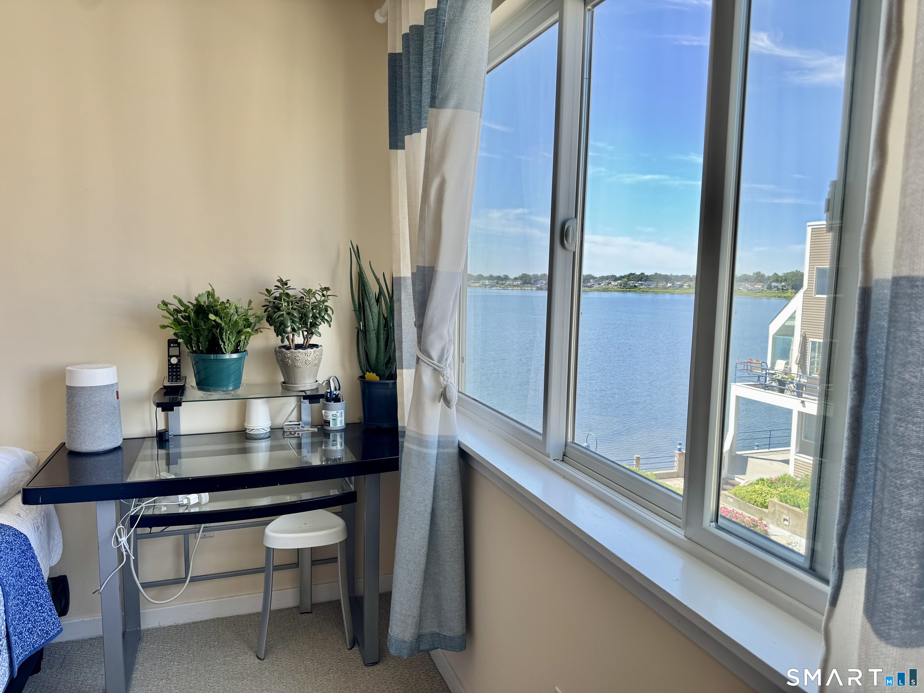 18 Harbour Close New Haven CT 06519