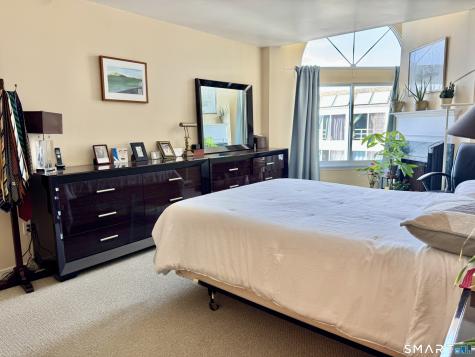 18 Harbour Close New Haven CT 06519