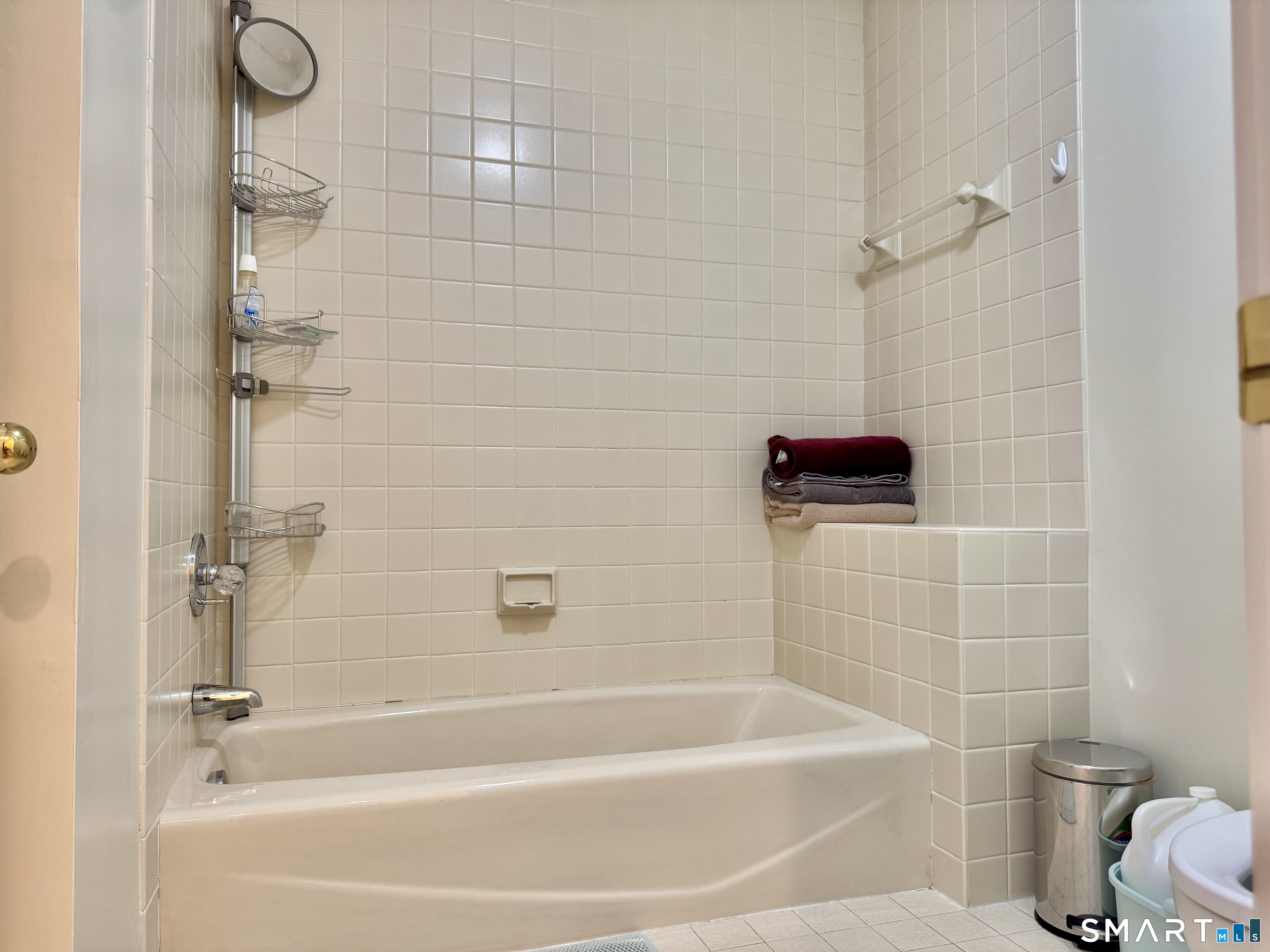 18 Harbour Close New Haven CT 06519