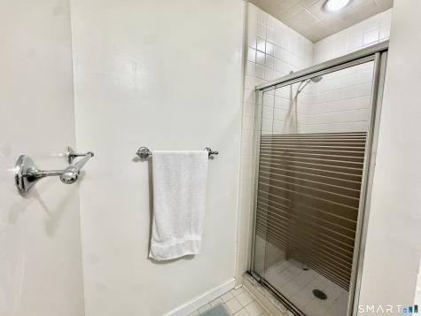 18 Harbour Close New Haven CT 06519
