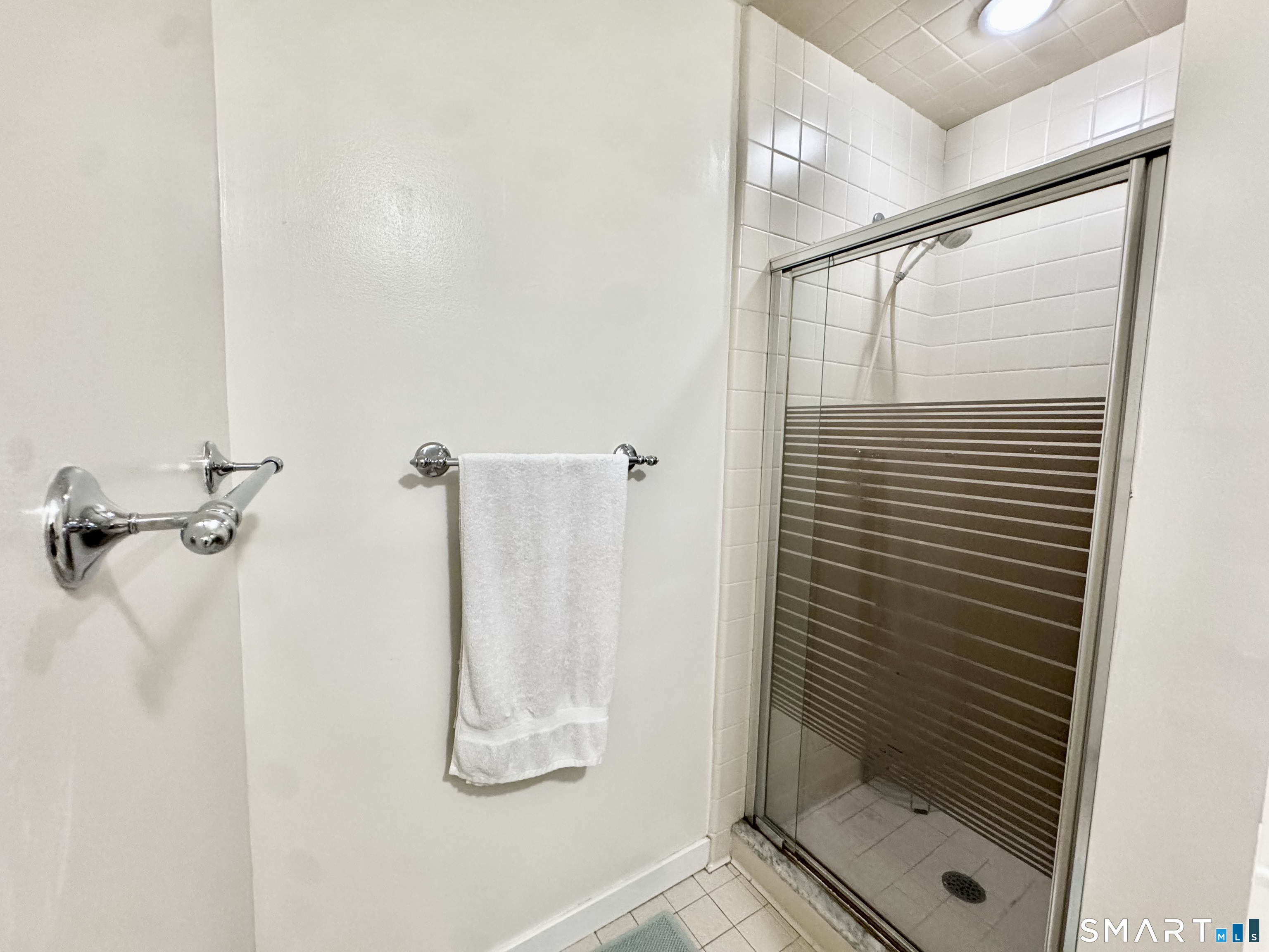 18 Harbour Close New Haven CT 06519