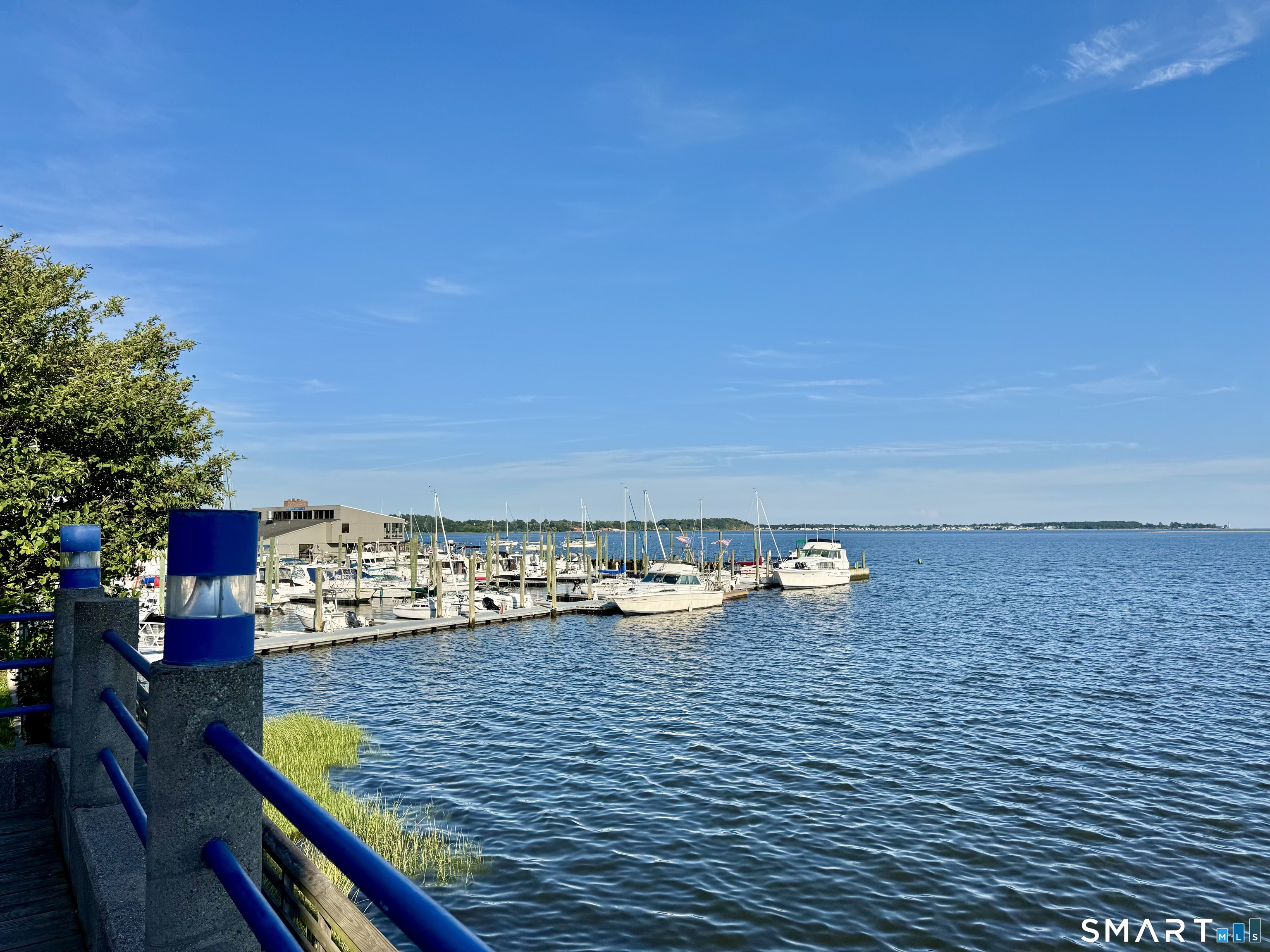 18 Harbour Close New Haven CT 06519