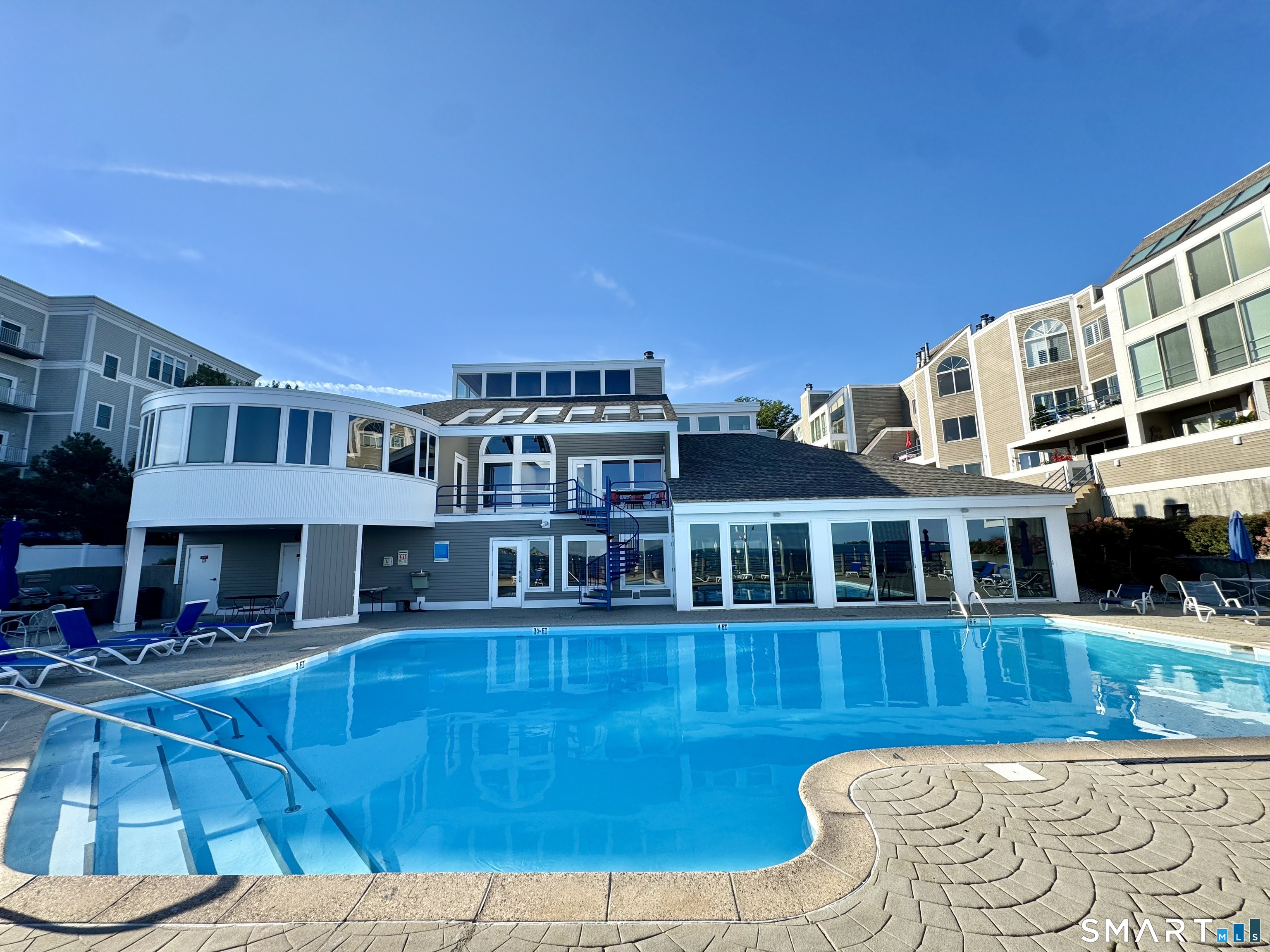 18 Harbour Close New Haven CT 06519